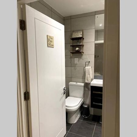 Luxury 1 Bedroom Apartment With Netflix & Parking Borehamwood Kültér fotó