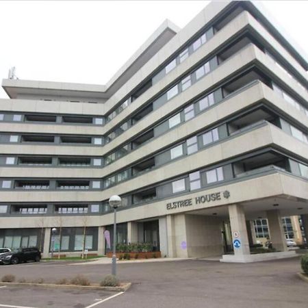 Luxury 1 Bedroom Apartment With Netflix & Parking Borehamwood Kültér fotó