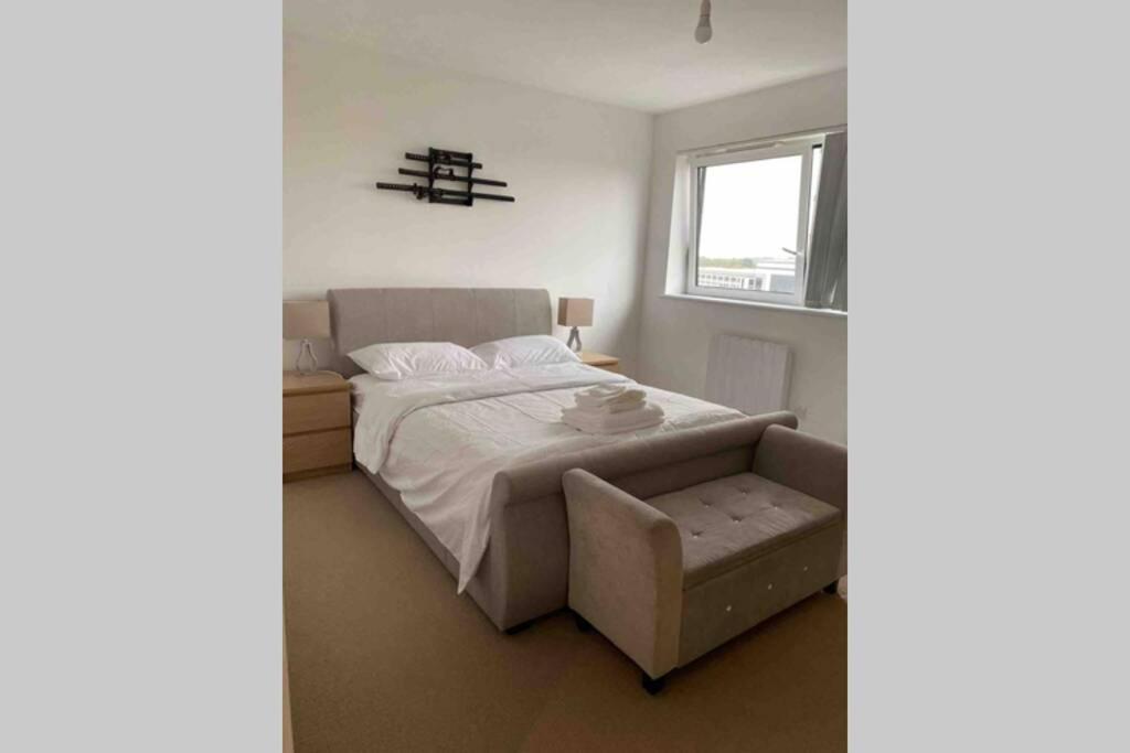 Luxury 1 Bedroom Apartment With Netflix & Parking Borehamwood Kültér fotó